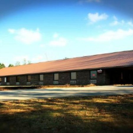 Wagon Wheel Inn Petal Room photo